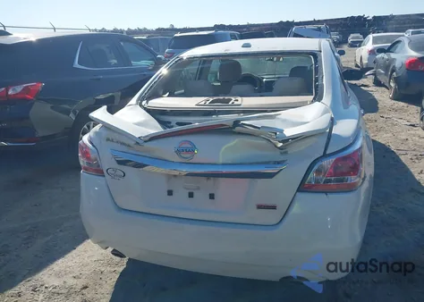 2015 Nissan Altima 2.5 из США, поврежденный, VIN 1N4AL3AP0FC476853